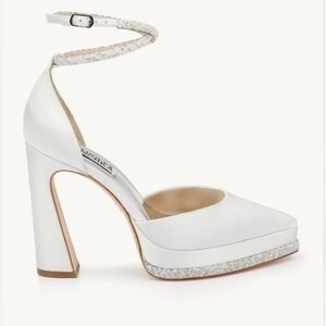 Badgley Mischka Eliana Pointed Platforms Sz. 6
